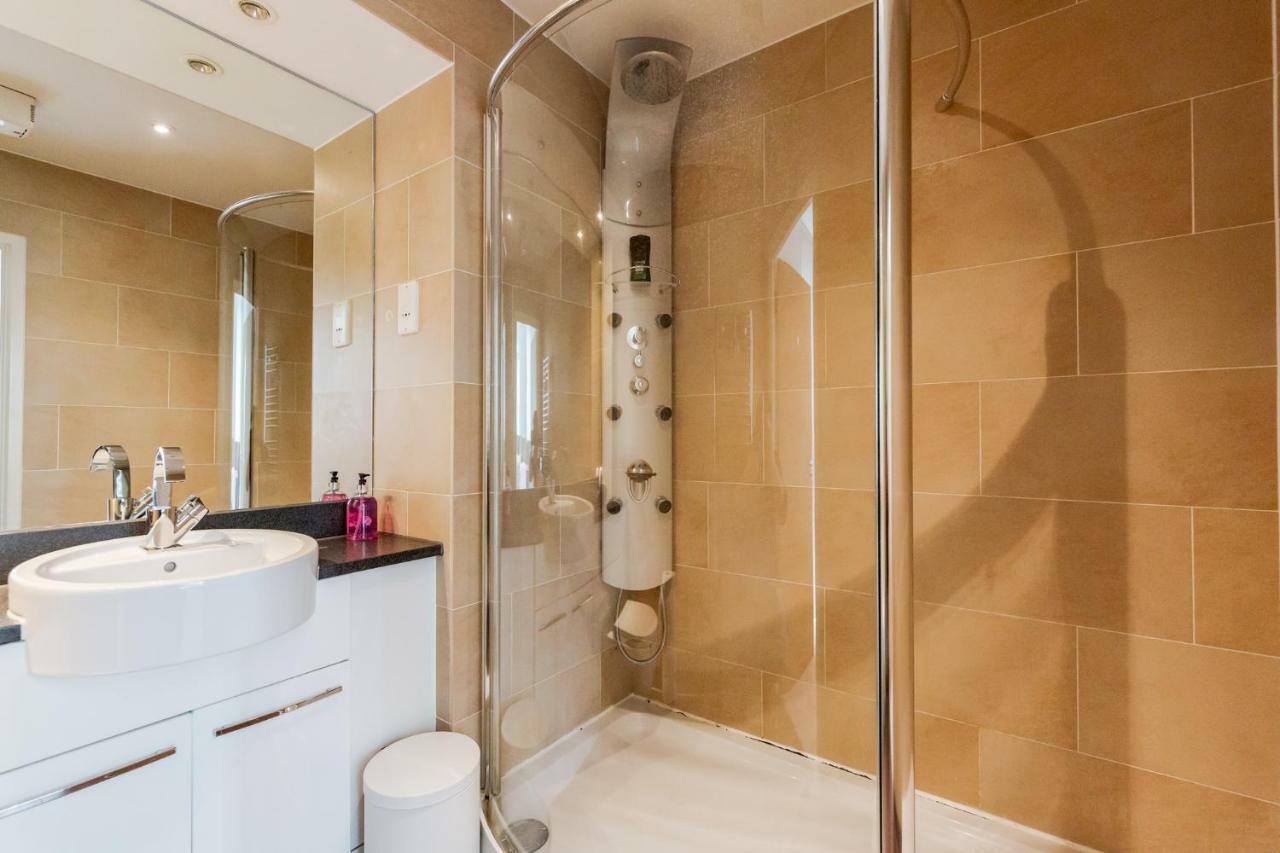 Royal Docks Penthouse Apartment Лондон Екстериор снимка